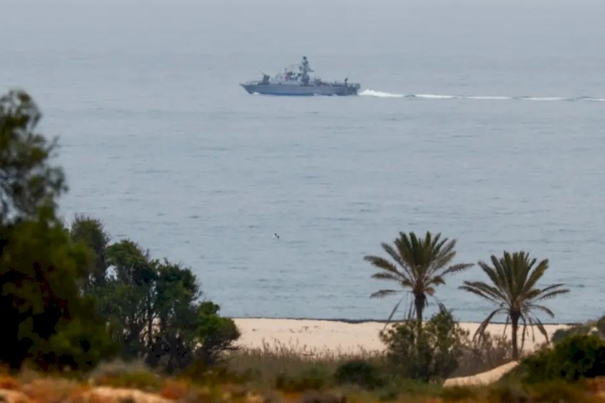 معاريف: طائرة حربية إسرائيلية كادت أن تقصف زورق حربي قبالة سواحل غزة