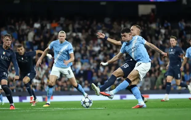 بالصور: السيتي يكسر صمود نابولي بثنائية بيضاء