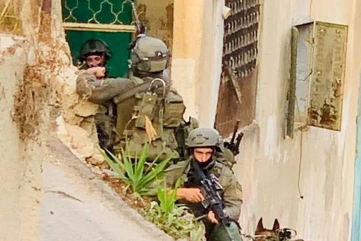 الاحتلال يعتقل ثلاثة شبان من نابلس