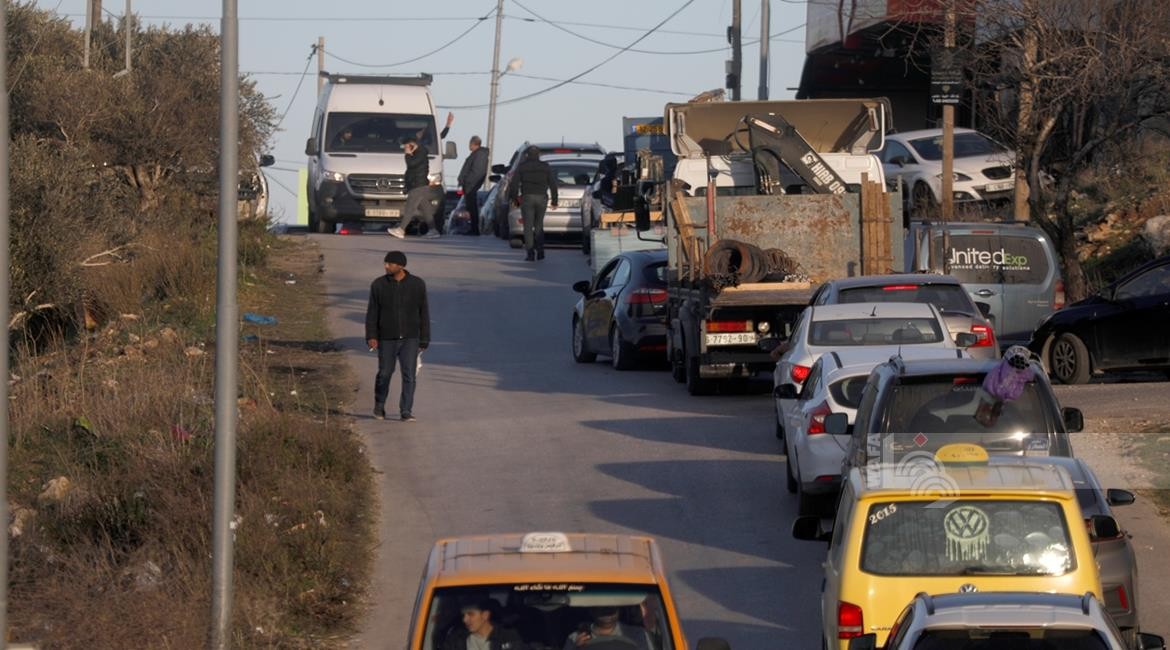 الاحتلال يشدد إجراءاته العسكرية في محافظة رام الله ويعتدي على مواطنين