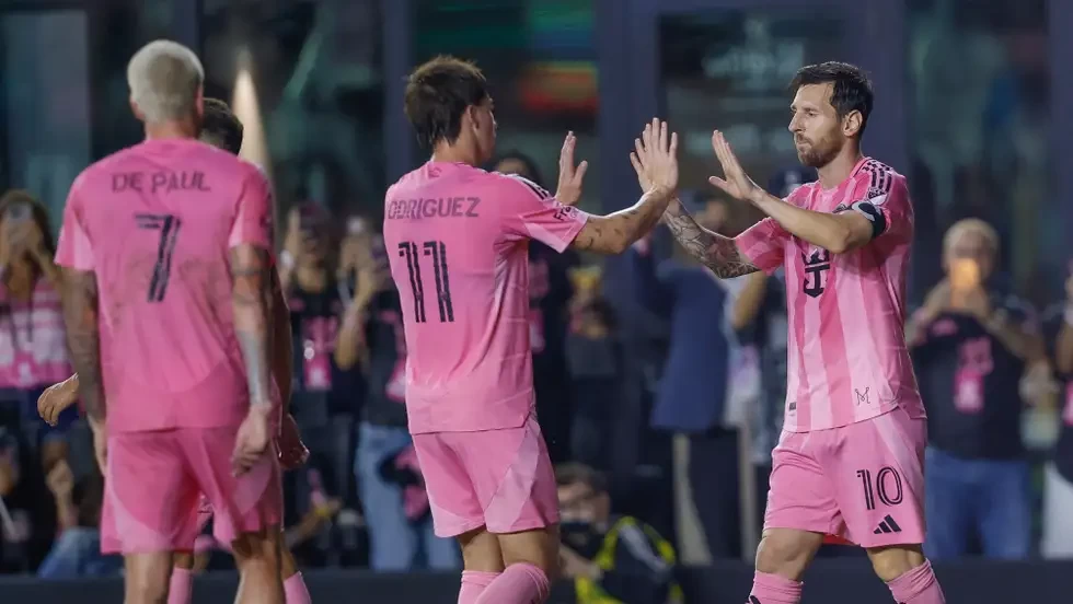 ميسي يقرب ميامي من "البلاي أوف" بثنائية حاسمة