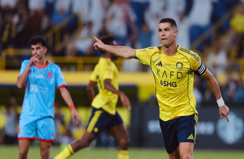 رونالدو يقود النصر لاكتساح الرياض بخماسية