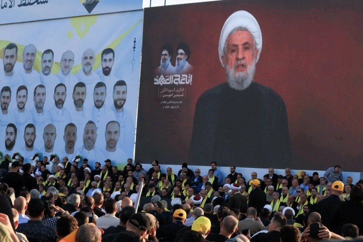 "لن نتخلّى عن السلاح"... نعيم قاسم يحذّر الحكومة