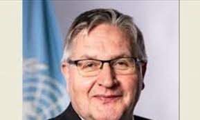 مسؤول أممي: ربع سكان غزة يتضورون جوعًا والنساء يلدن بين الركام