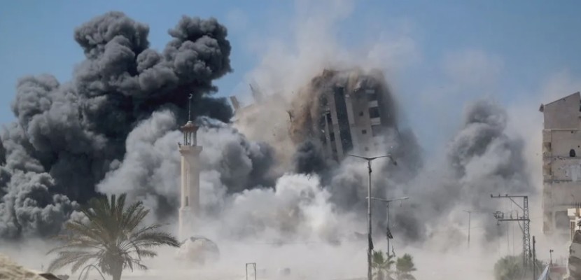 قصف متواصل على مختلف مناطق قطاع غزة يوقع مصابين ويدمر جامعة الأزهر