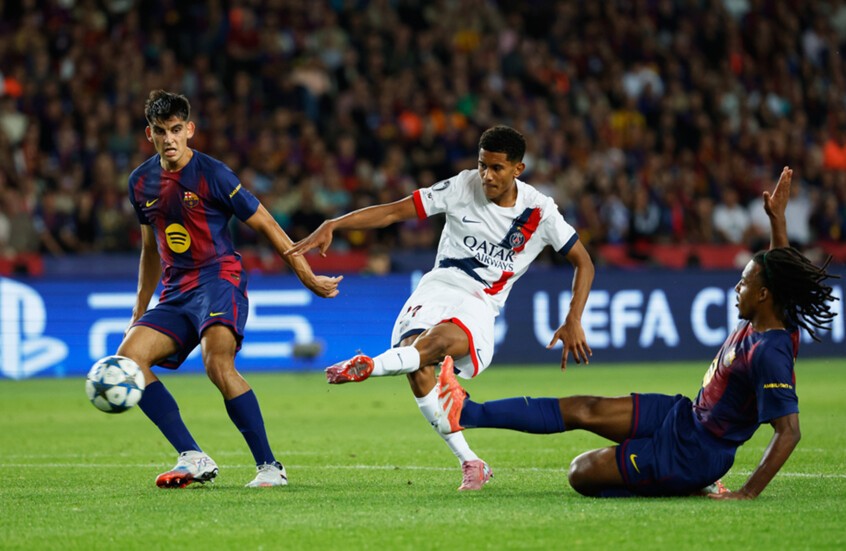 باريس سان جيرمان يخطف فوزا دراميا من برشلونة في عقر داره