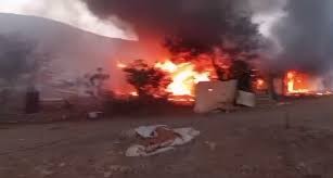 مستوطنون يحرقون بيوت المواطنين في خلة السدرة شمال شرق القدس