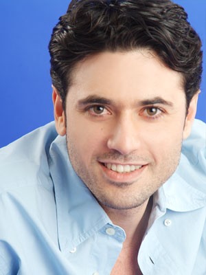 صورة : أحمد عز يستعرض عضلاته!