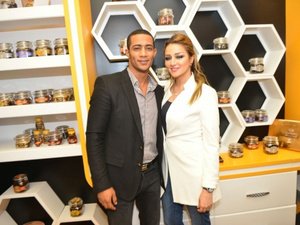 بالصور الظهور الأول لإيمان شقيقة محمد رمضان في افتتاح مشروعها