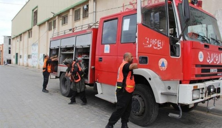 بالصور: إنقاذ شاب وقع في بئر انهارت عليه الرمال برفح