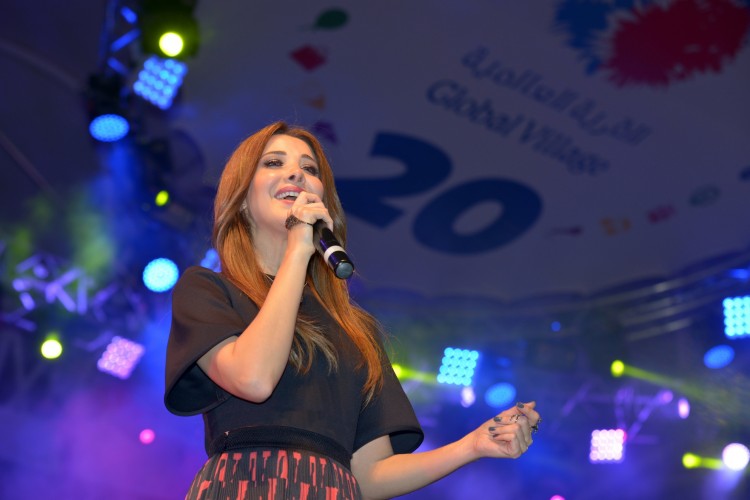 نانسي عجرم تفرح الصغار وتطرب الكبار في القرية العالمية