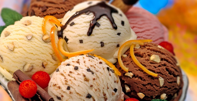 طريقة عمل الايس كريم بوصفات مختلفة