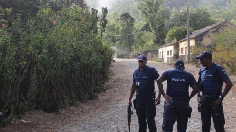 العثور على 11 جثة في مجزرة دموية غامضة بالرأس الأخضر