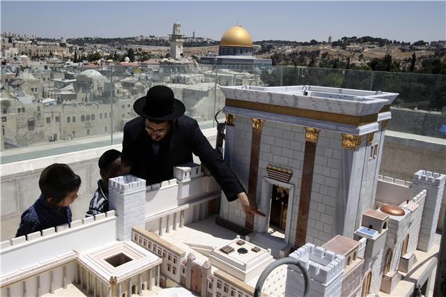 الكراهية العبثية : إسرائيل تنزلق في منحدر الخراب !