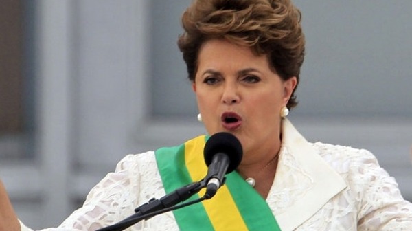 الحكم بعزل رئيسة البرازيل والسبب ماذا؟