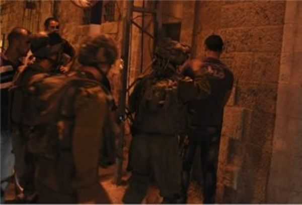 الاحتلال يشن حملة مداهمات واعتقالات واسعة بالضفة