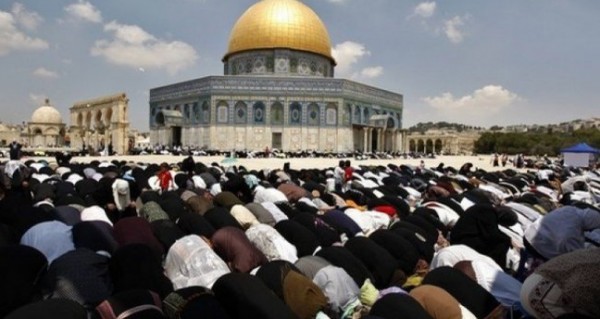 غزة: مغادرة 300 مواطن للصلاة في المسجد الأقصى