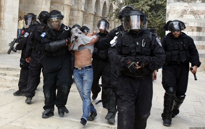 اعتقال شابين من حي جبل المكبر شرق القدس