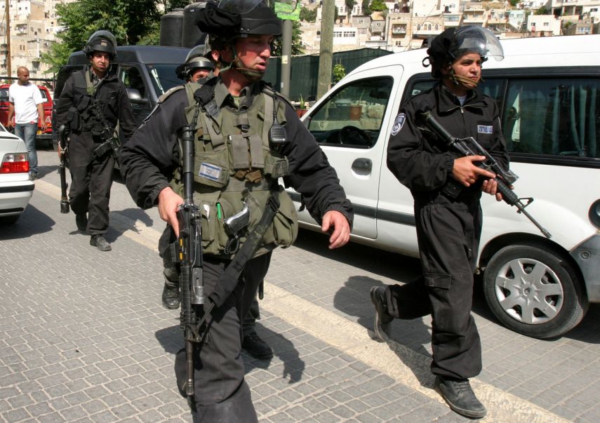الاحتلال يحرّر مخالفات بحق 5 محال تجارية بالقدس