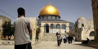الاحتلال يبعد شاباً عن القدس القديمة