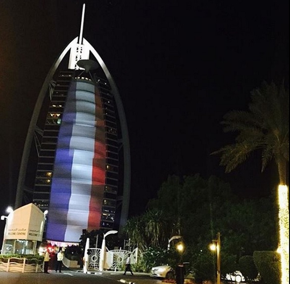 دبي تضيئ "برج خليفة" بألوان العلم الفرنسي