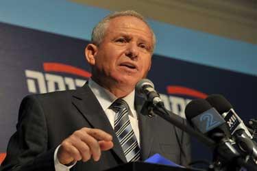 عضو الكنيست الإسرائيلي "ديختر" يعارض إنشاء ميناء في غزة