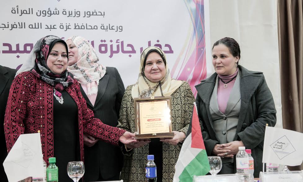 بالصور|الأغا:  السماح للمرأة بخوض غمار العمل لا يتطلب إحداث الانقلاب على الرجل