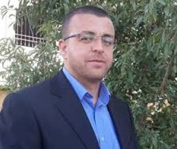 زوجة الأسير القيق تطالب بان كي مون التدخل للإفراج عنه