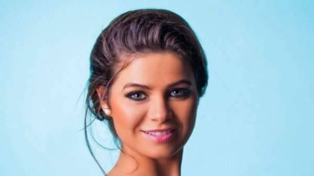 يسرا اللوزي بإطلالة صادمة بالشعر القصير