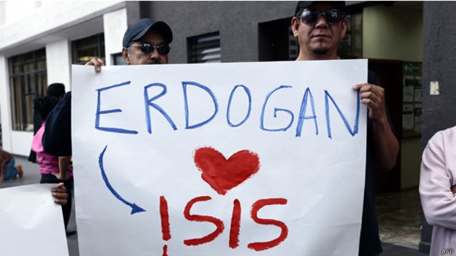 الشرطة الأكوادرية تحتجز جوزارت سفر  حرس أردوغان بعد اصطدامهم مع محتجين