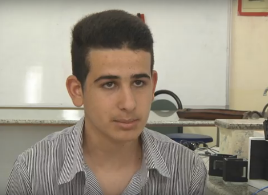 فتى فلسطيني يقدم اختراعاً يحلق به نحو وكالة الفضاء الأمريكية "ناسا"