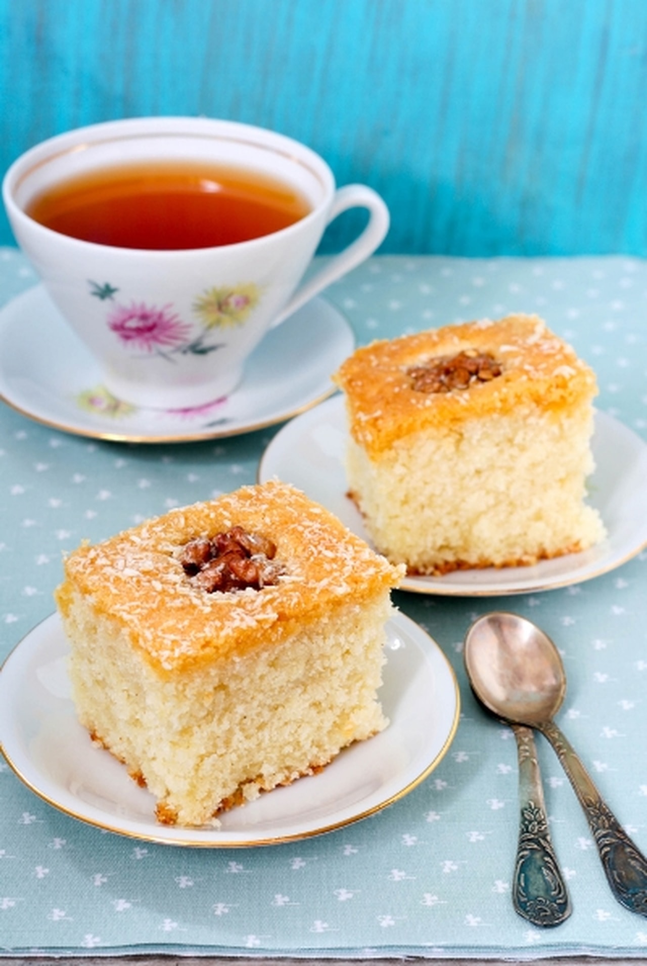 البسبوسة بالكاسترد والمكسرات