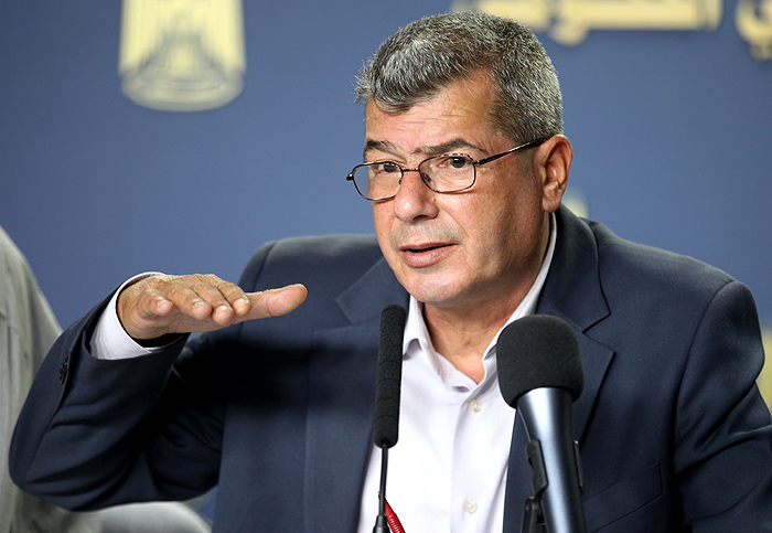 الشاباك يهدد الأسير القيق بابقائة داخل السجون 7 سنوات