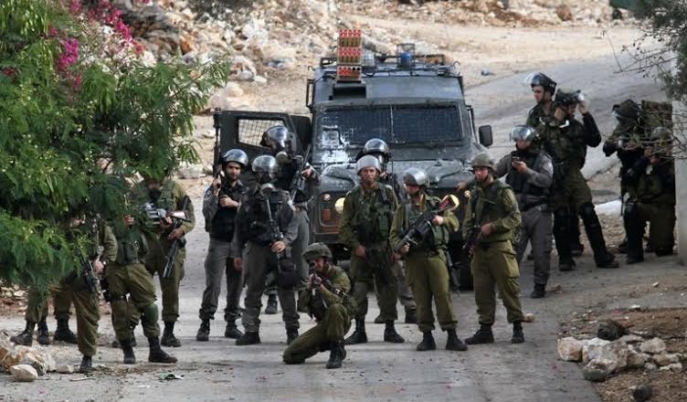 احتجاز طاقم تلفزيون فلسطين عند حاجز تياسير شرق طوباس