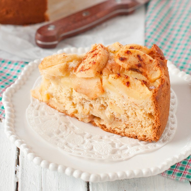 طريقة تحضير "كيك التفاح" بالكراميل الشهي