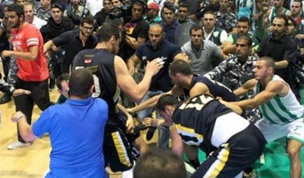 تحويل الشجار الرياضي إلى مواجهة قومية.. عنصرية بكل معنى الكلمة