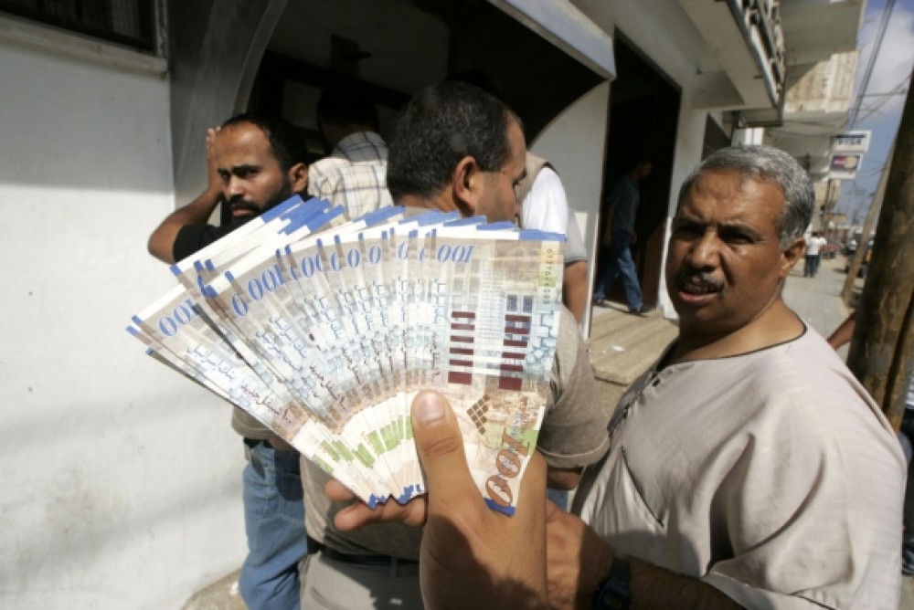 أبو حسنة: "الأونروا" تشرع بصرف دفعات بدل الايجار غداً عبر البنوك