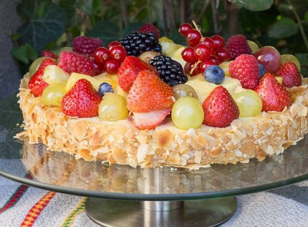 كيكة الفواكه: طريقة عمل كيك بالفواكه