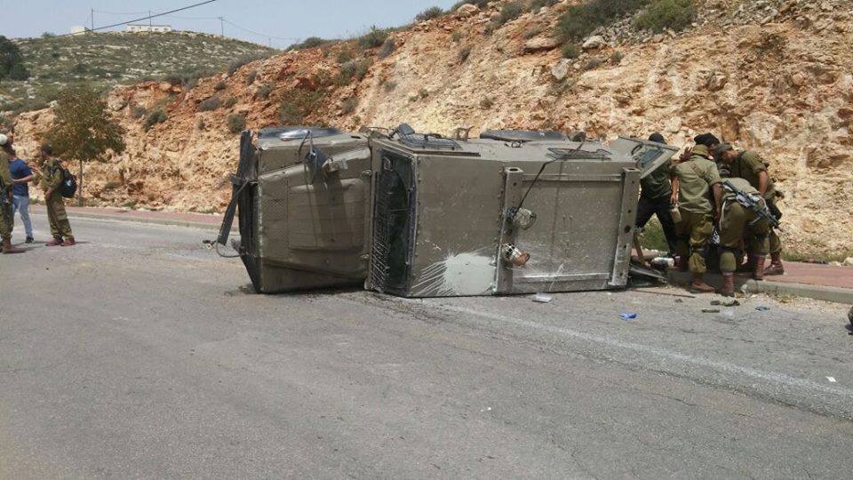 انقلاب جيب عسكري يسفر عن اصابة 4 جنود اسرائيليين شمال رام الله