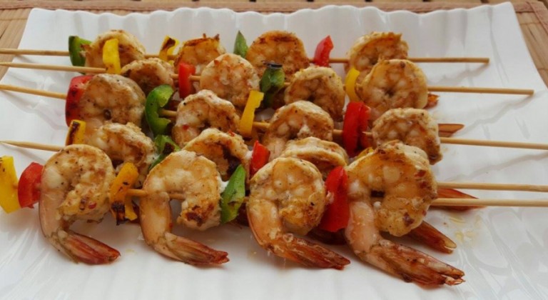 أسياخ الجمبري الحارة