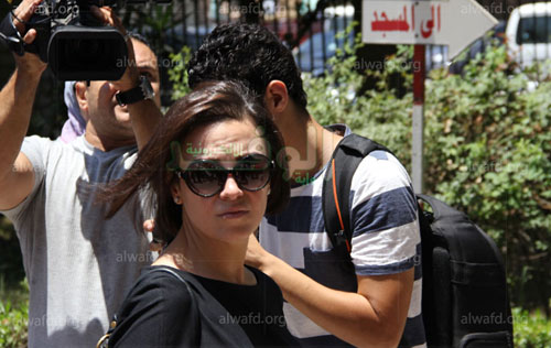 بالصور : عشرات الفنانين يشيعون جثمان الفنان سامي العدل