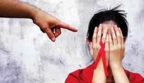 زوج اكتشف ان زوجته مصابة بالإيدز