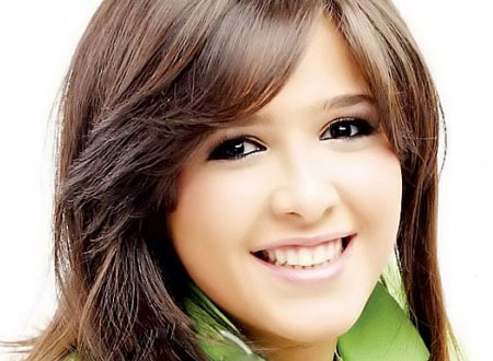 ياسمين عبد العزيز في موقف محرج والمخرج لم يتمكن من انقاذها