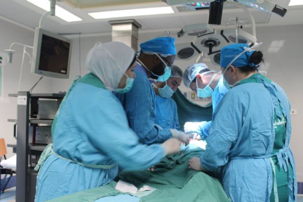 وفد طبي أجنبي بنابلس لإجراء عمليات الجراحية للأطفال المرضى