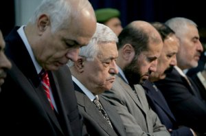 بالتفاصيل: الرئيس عباس يوبخ الهباش بعد تصريحاته والحمدلله اول من اعترض