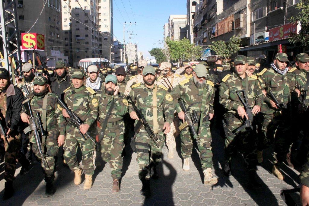 الجناح العسكري لـ"فتح" يبارك عملية الطعن برام الله