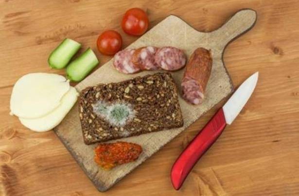 ماذا تفعل بالخبز المتعفن؟