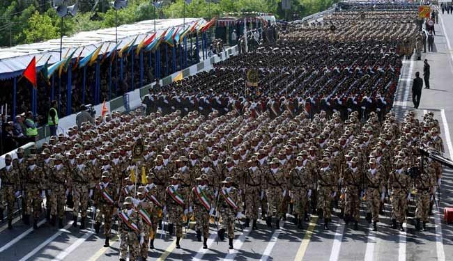 الجيش الإيراني يجري مناورات في مناطق غرب وشمال غرب البلاد