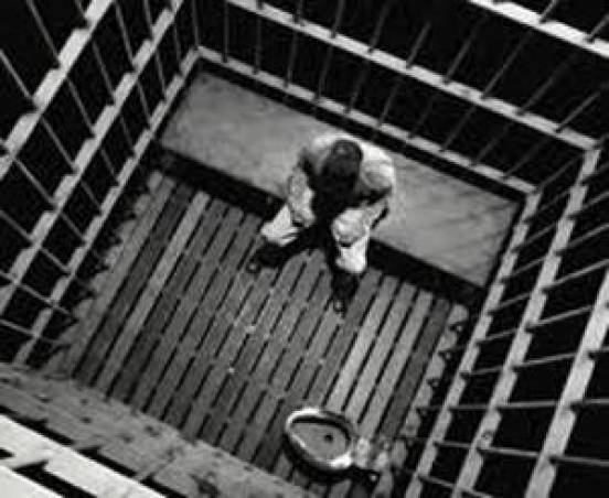 الأسير هريش يقبع في زنزانة انفرادية ولم يتناول الطعام منذ يومين