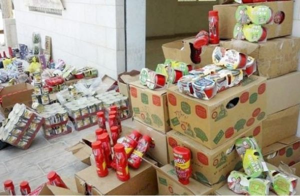 ضبط ثلاثة أطنان من المواد الغذائية ومستحضرات التجميل المهربة من إسرائيل